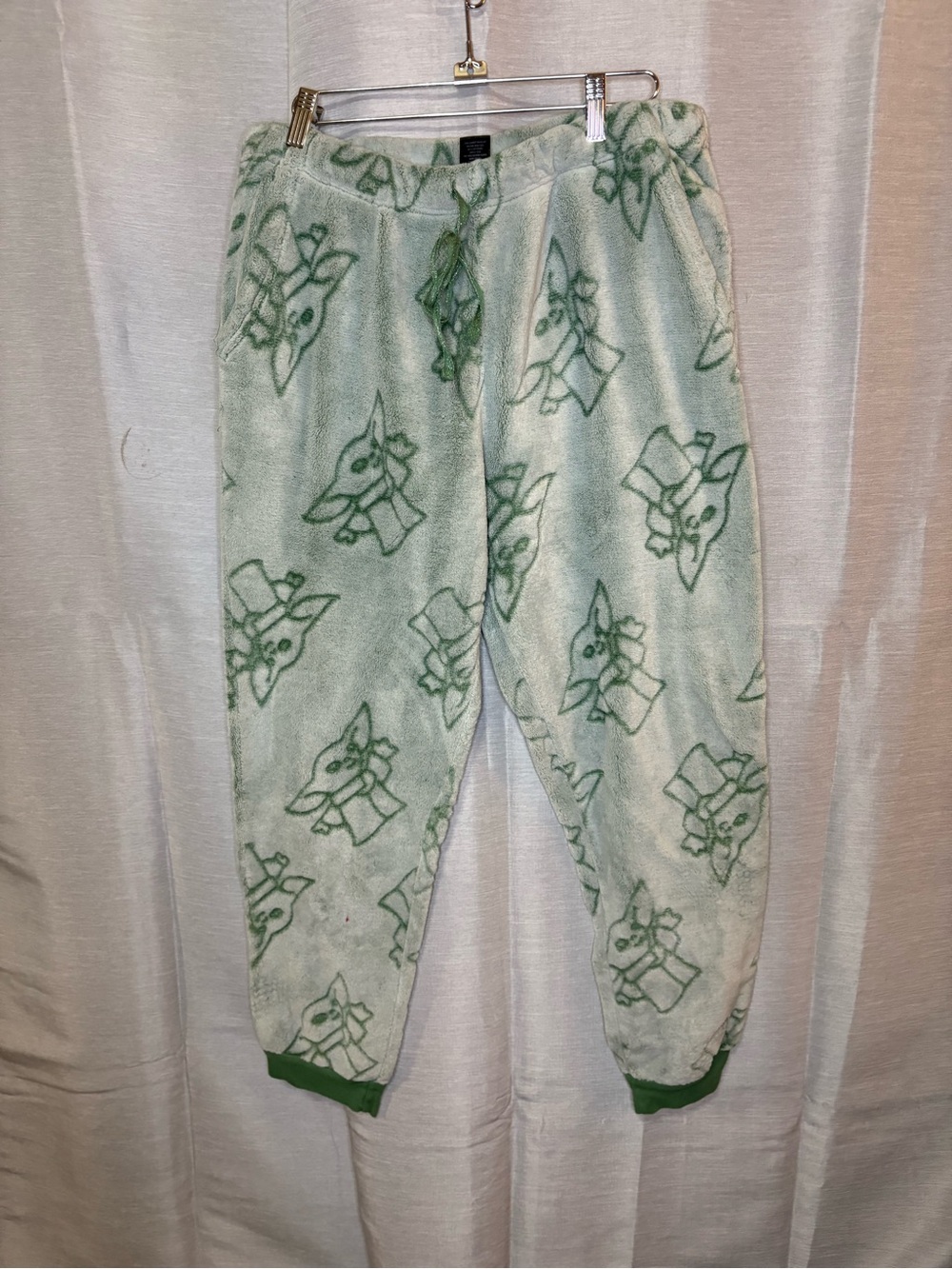 /Star Wars The Mandalorian Grogu Plush Fleece Style Baby Yoda Pajama Pants Sz L